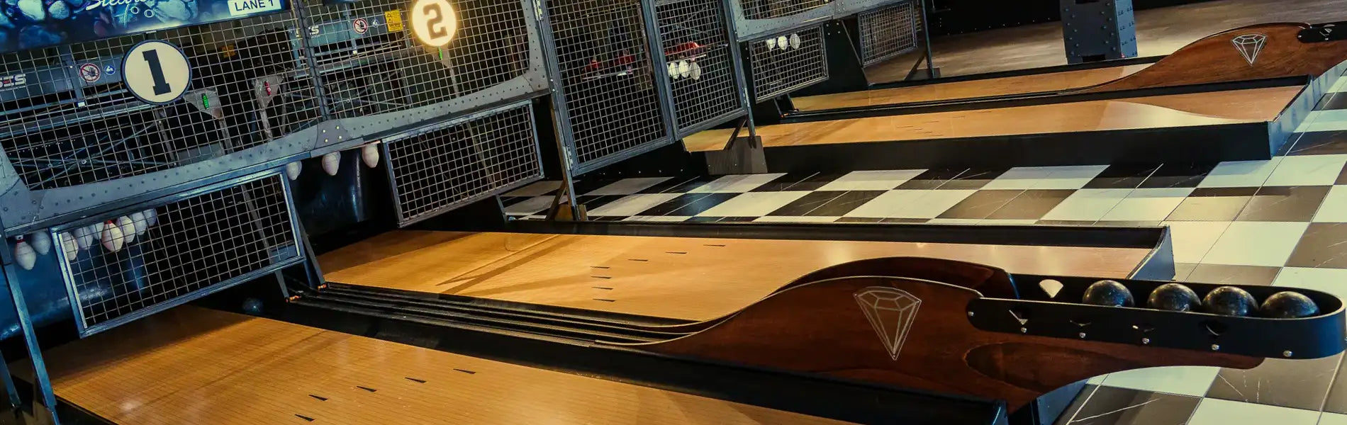 Bar games duckpin bowling