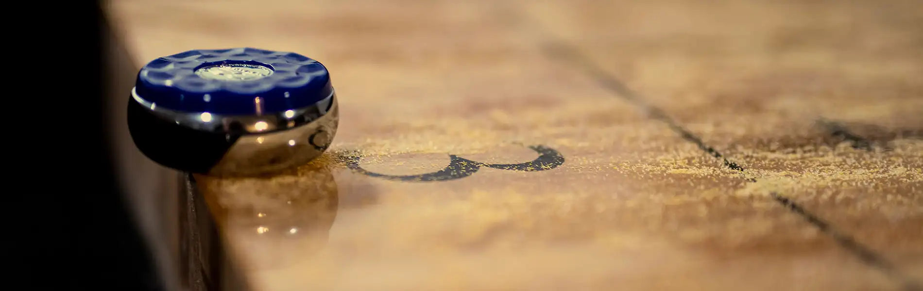 Bar games table shuffleboard