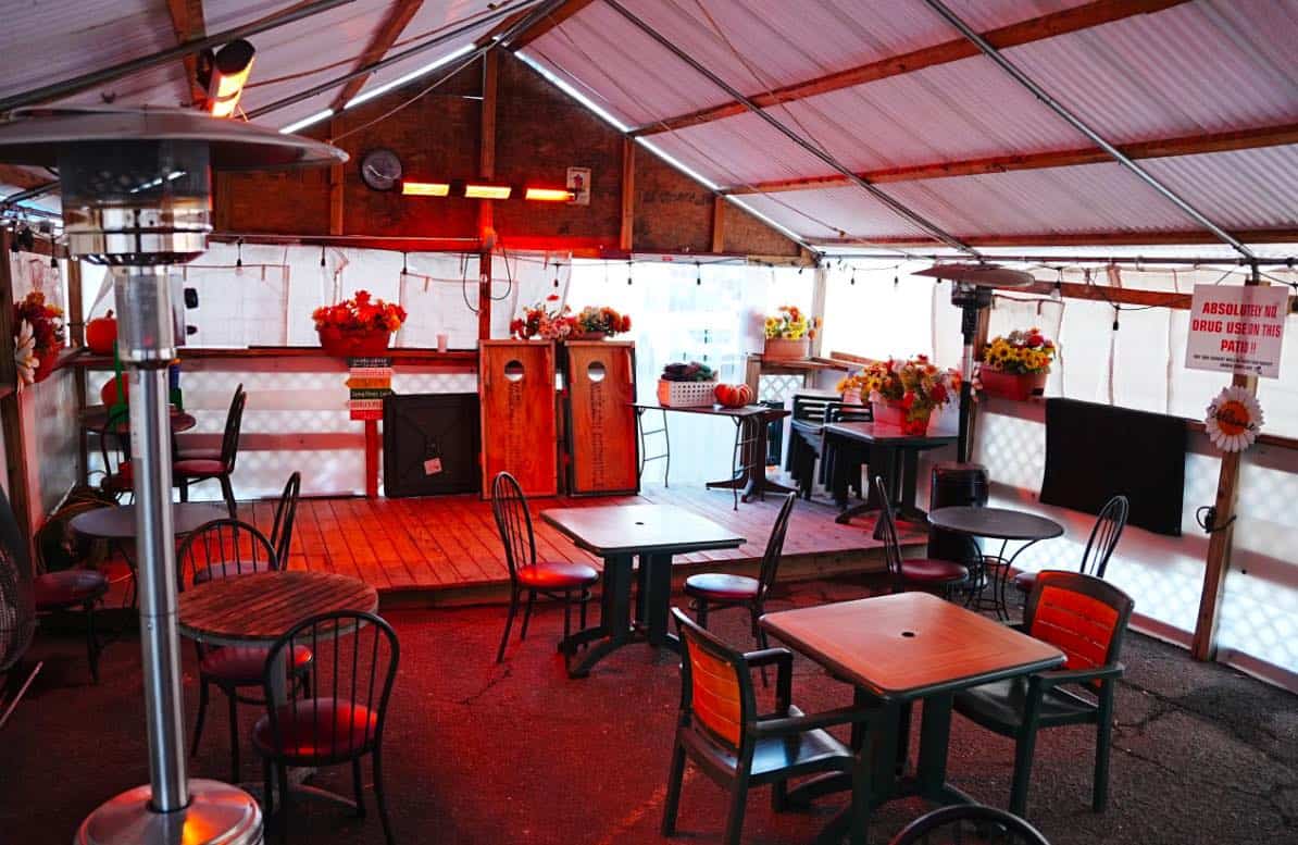 Mona lisas restaurant bar banner